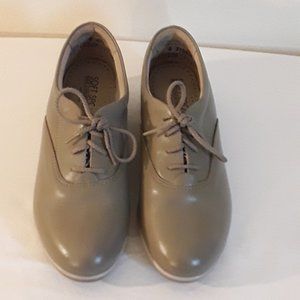 WOMEN'S SHOES by SOFT SPOTS  7.